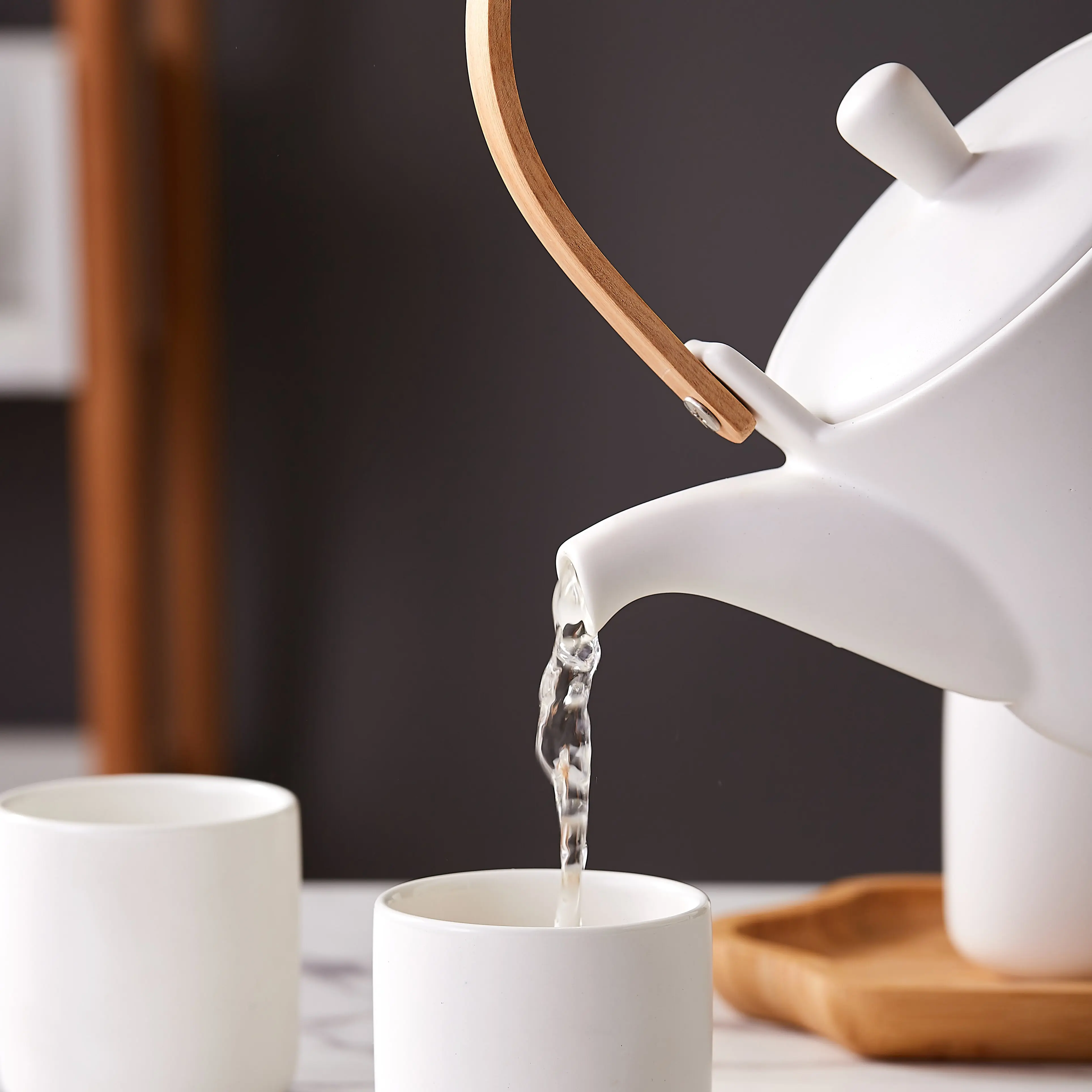 2024 modern coffee tea pot drinkware set bamboo handle design custom logo ceramic teapot