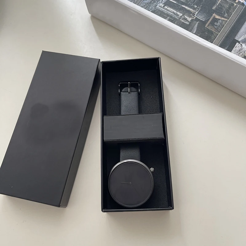 Trendy Simple Black Tech-inspired Non-mechanical Silent Quartz Watch diver watch