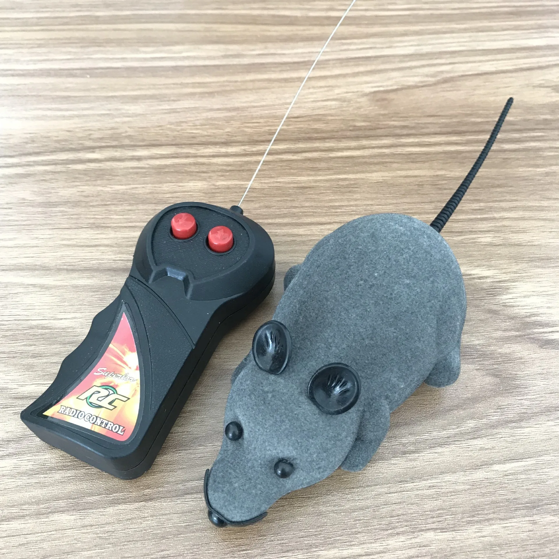 Игрушка-котенок с дистанционным управлением