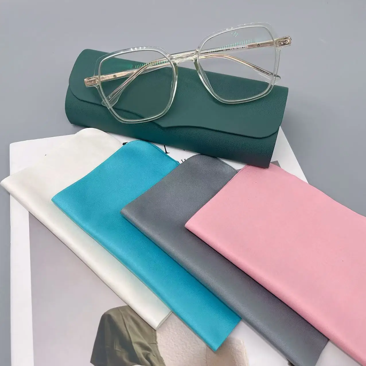 High Quality Portable Microfiber Custom Eyewear Cleaning Cloth Suede Material Direct Manufacturer Sales