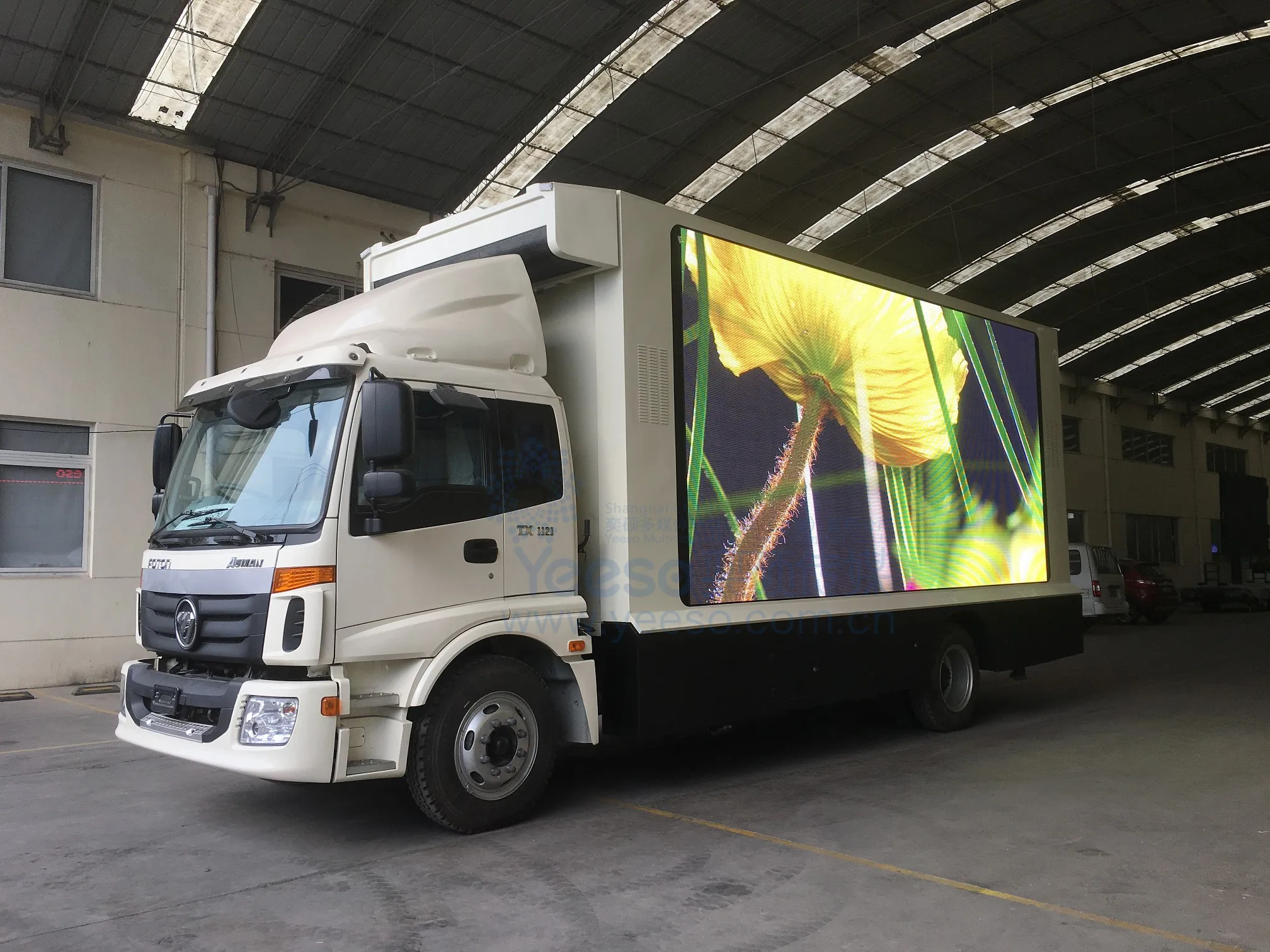 led truck advertising Mobile  billboard truck  mounted  with LED screen