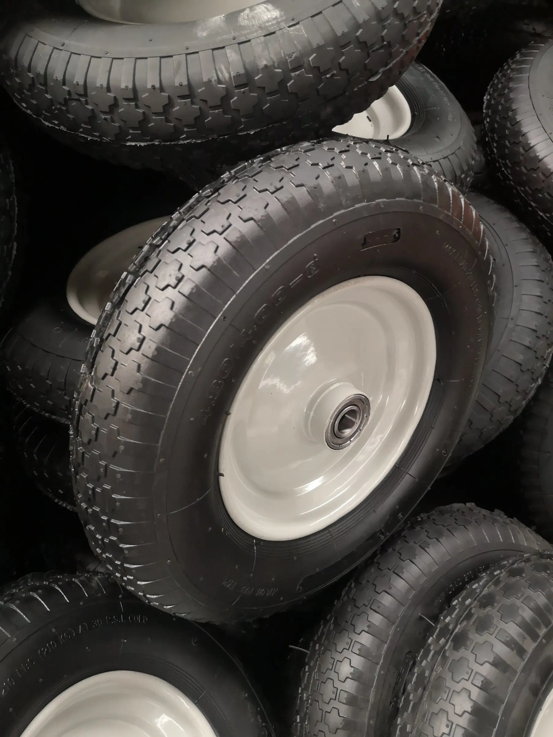 3.50-5 wheelbarrow wheels Small pneumatic rubber wheel with rim and bearing and PU foam wheels