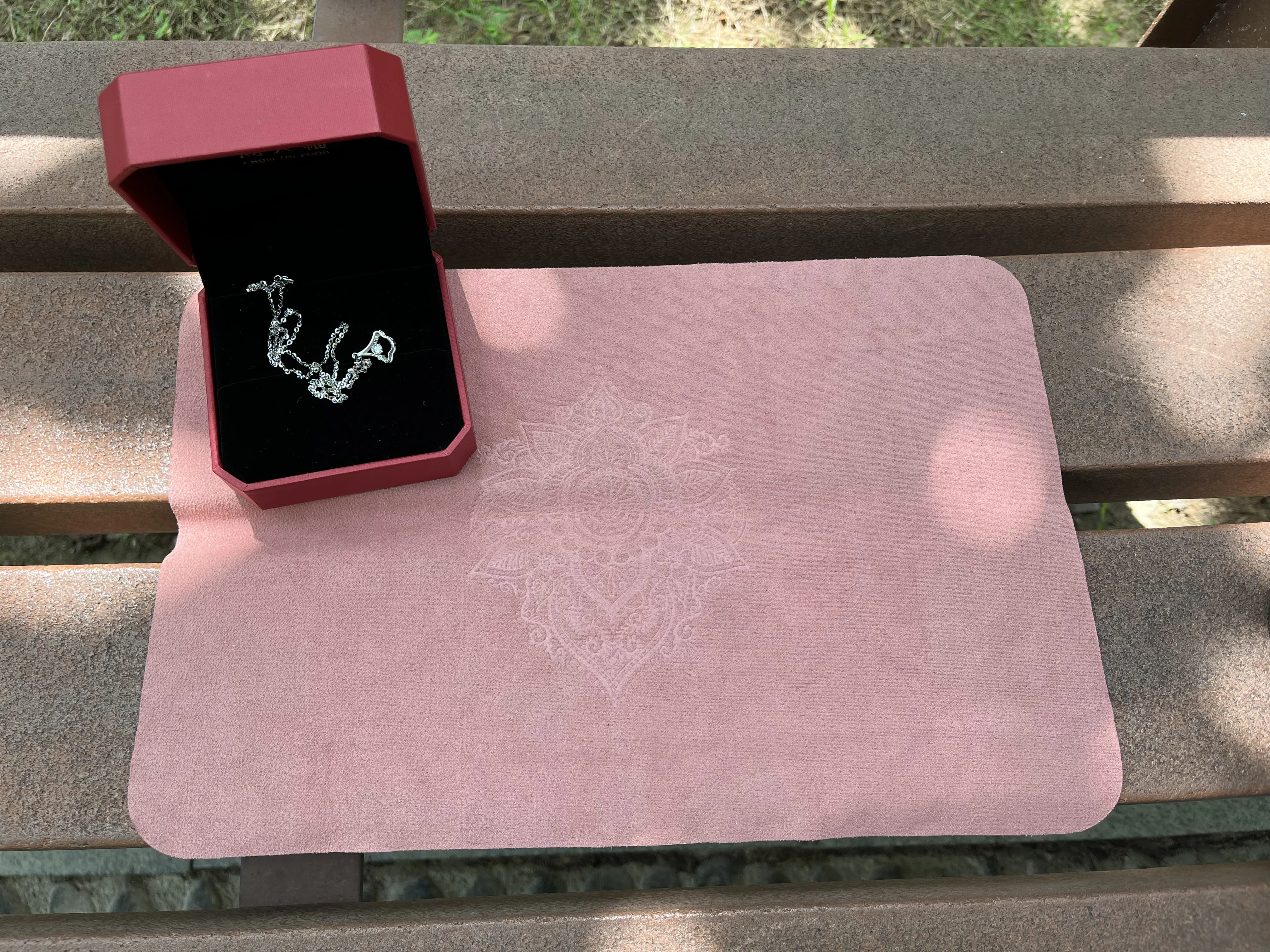 Popular high quality Manufacturer Silk Microfiber suede Glass Cleaning Cloths quality Microfiber jewelry polish