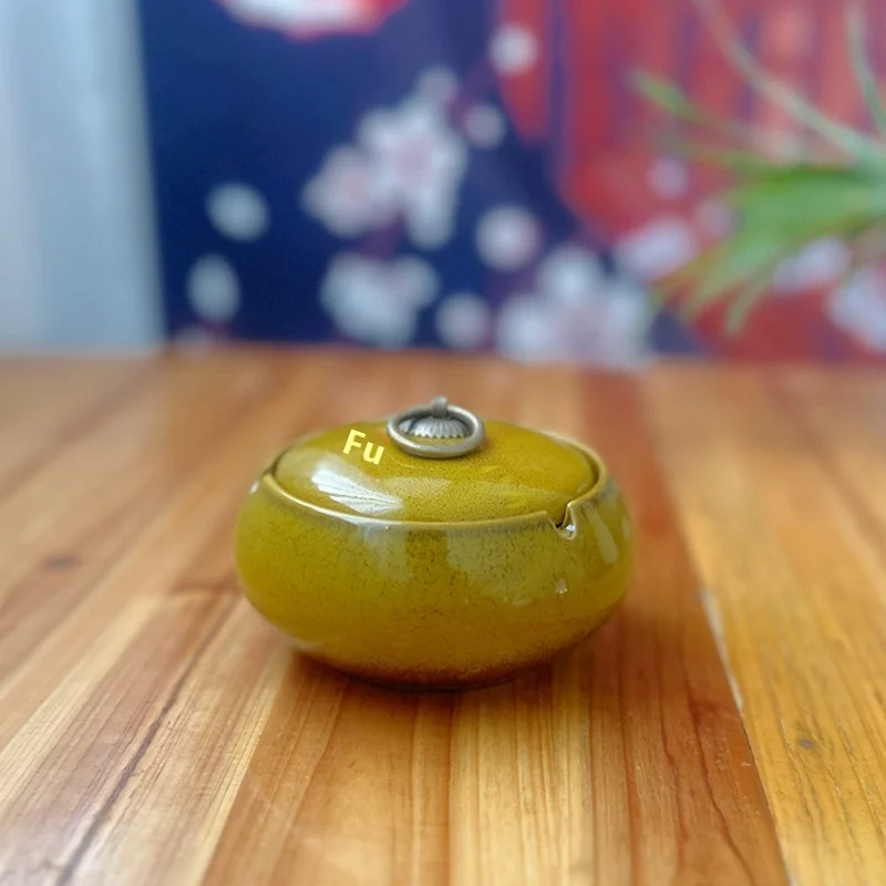 Wholesale Indoor and Outdoor Ceramic Ashtray with Windproof Lid Desktop Smoking Ash Tray for office Smokers