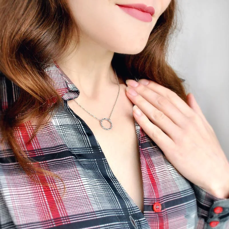 YIWU stock women dainty gold 15mm round ring pendant short chain choker necklace with gold silver plated