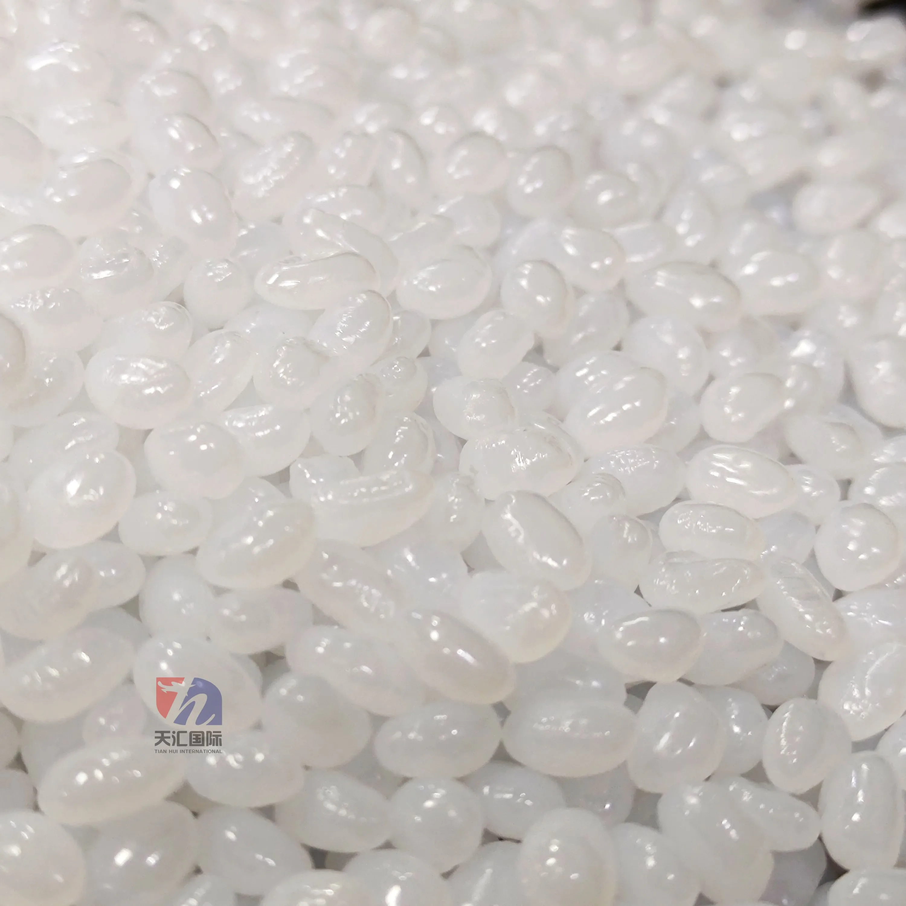 White EVA hot melt adhesive pellets for spring and mattress assembly hot melt glue for non woven fabrics and paper products