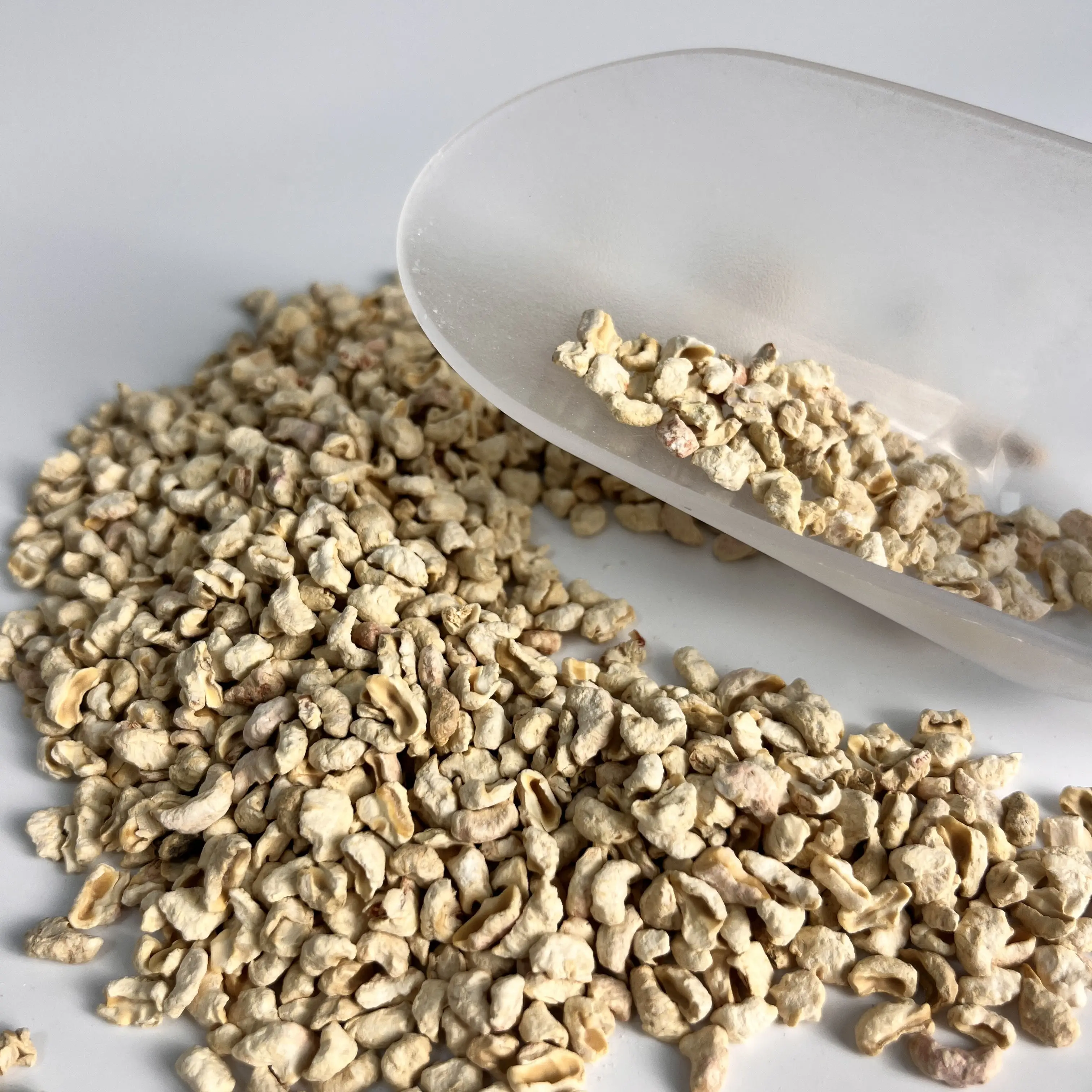 Small Animal Bedding Natural Comfort Pet Bedding Premium Corncob Pellets for Pet Relaxation