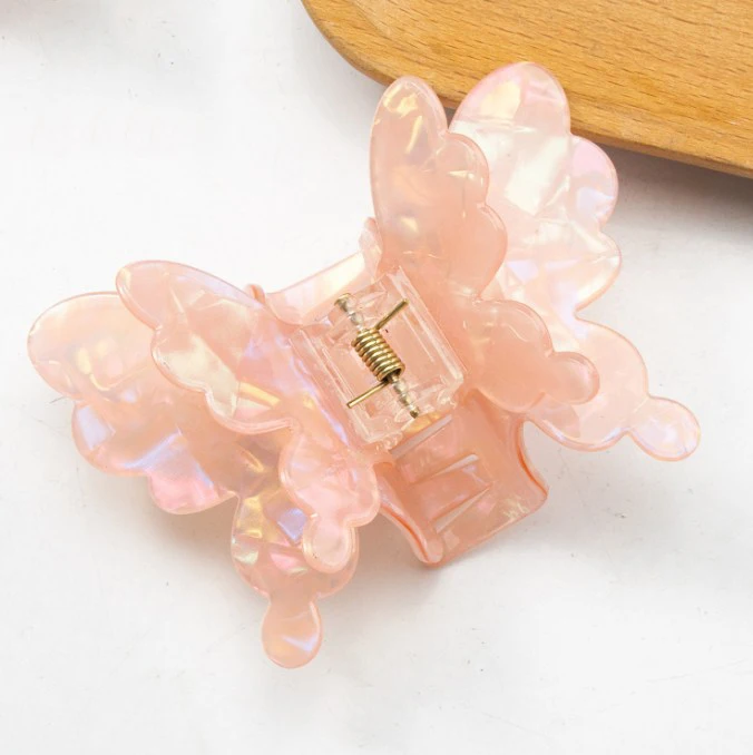 Sweet and cute butterfly hairclaw