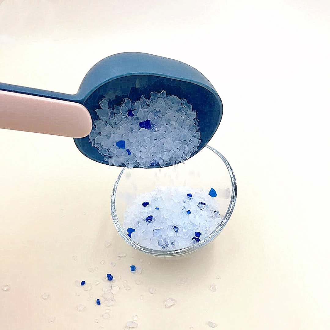 2020 hot sales cheap and deodorant pet product bentonite silica gel cat litter