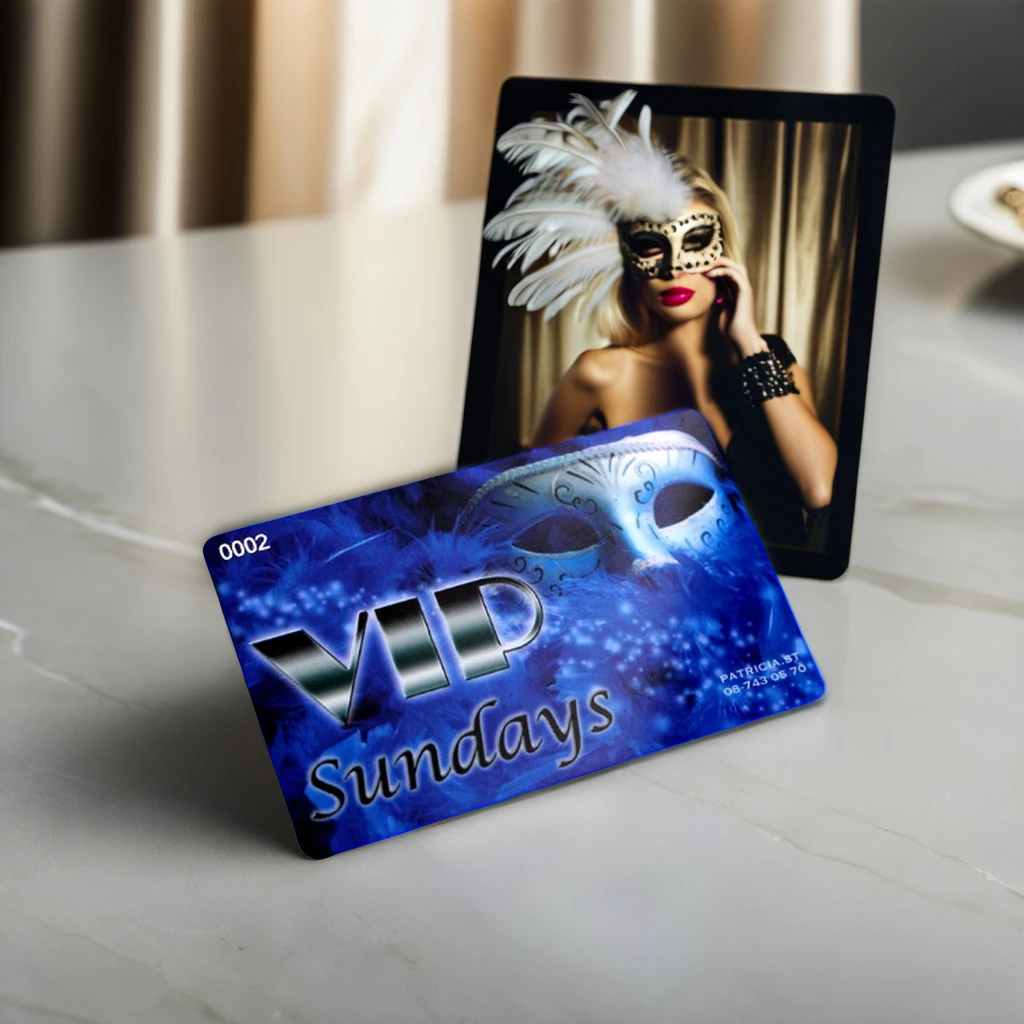 Уникальный размер CR80 Пользовательский логотип ПВХ визитные карточки офсетная печать пластиковые членские карты Vip