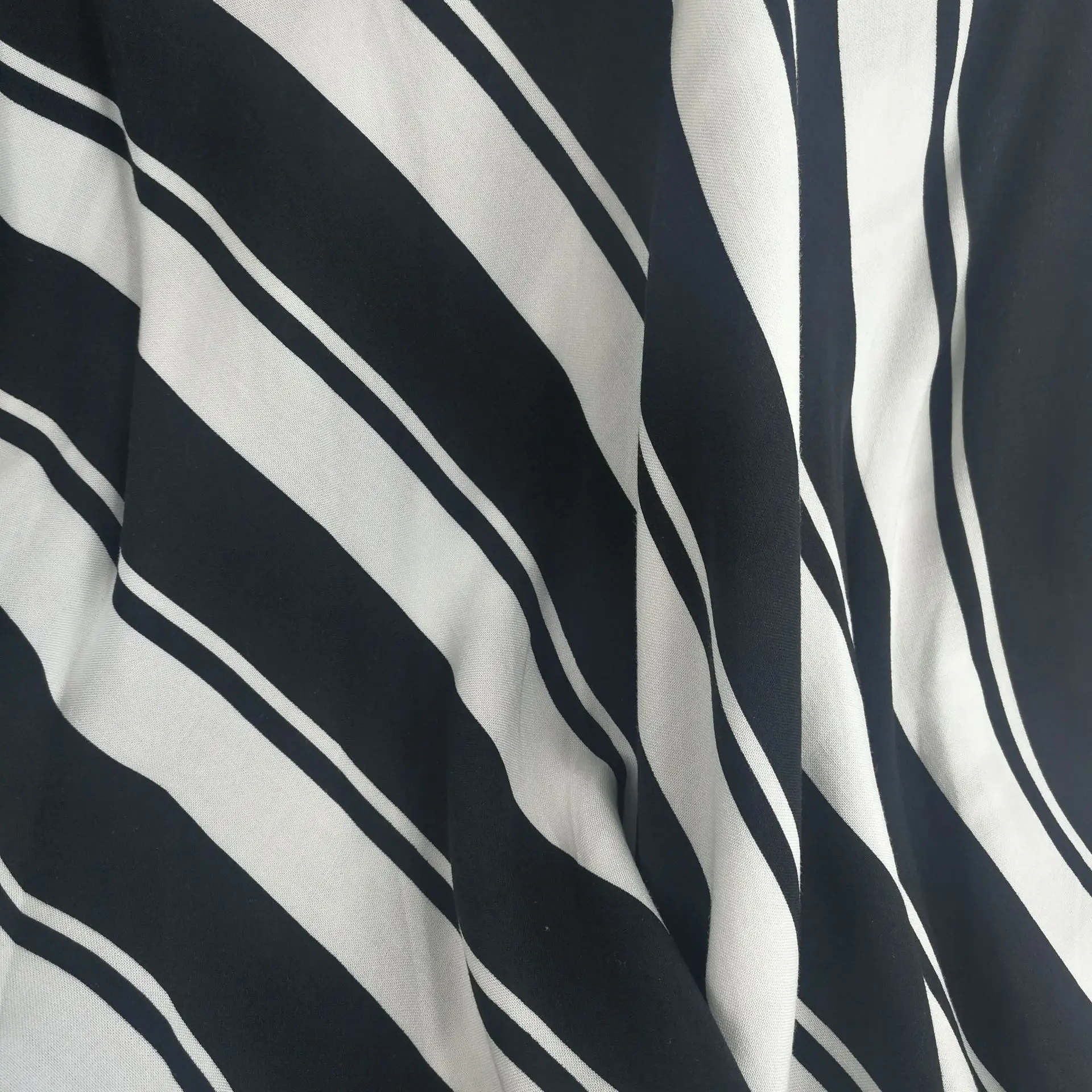 Hot selling viscose/rayon printed  twill with  spun rayon printed spot wholesale clothing fabrics