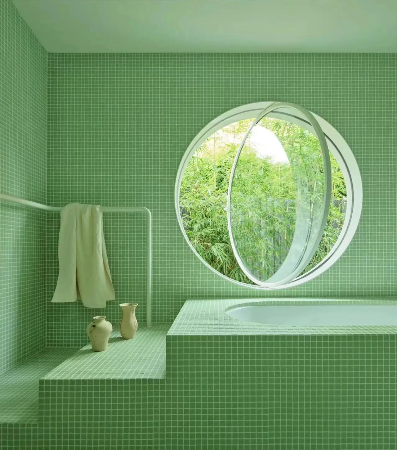 Hot Sell Double Glass Aluminum Frame Open Impact Resistance Hurricane Proof Round Circle Windows narrow rotating  window