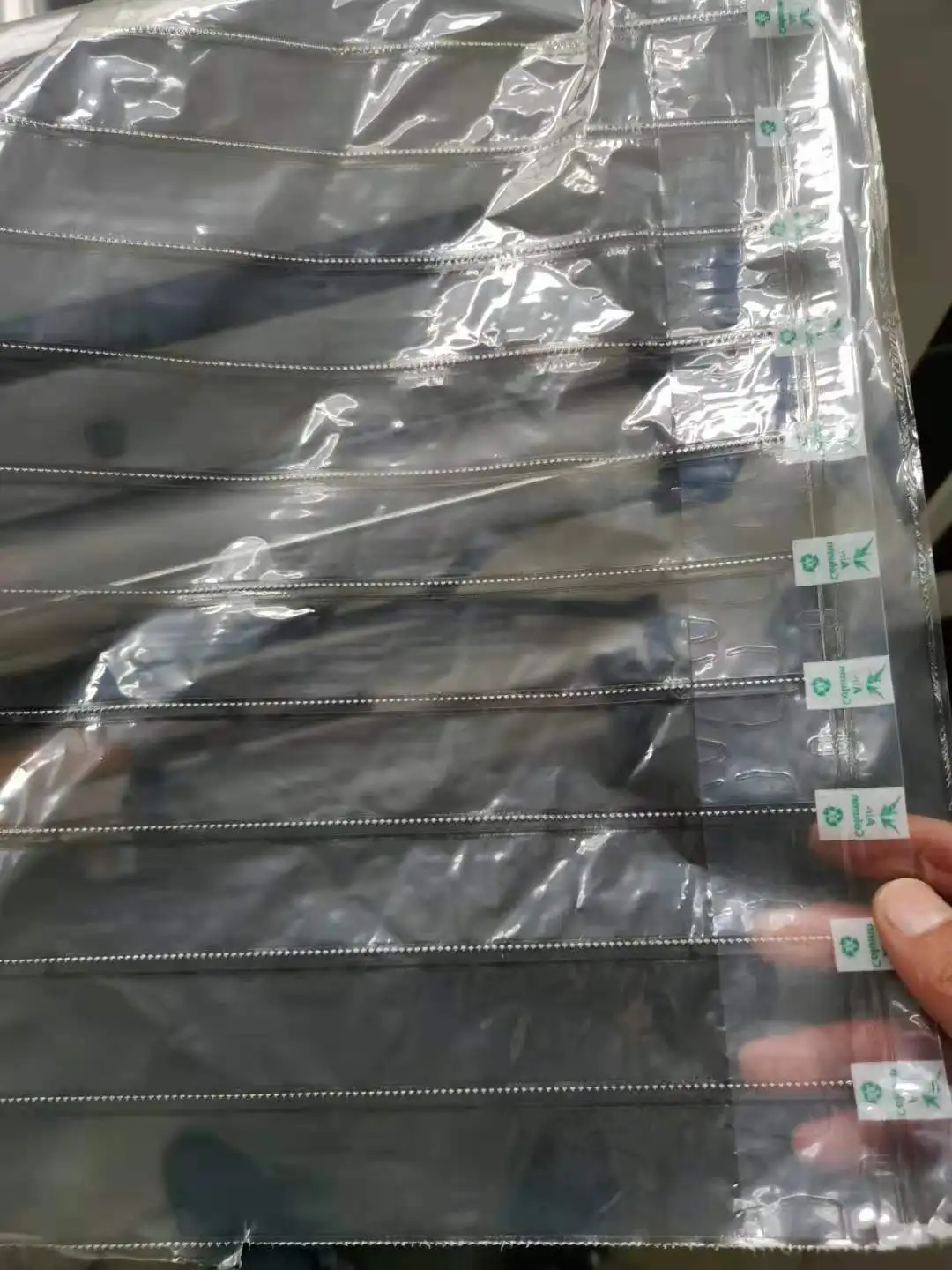 Milk powder wine bottle portable inflatable packaging bags cushioning wrap air column bag production line