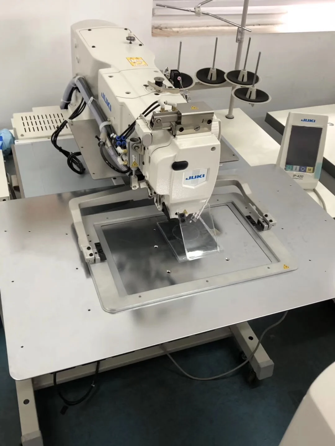 Jukis AMS-221EN-HS3020 single needle program automatic logo circular sewing machine leather pattern sewing machine