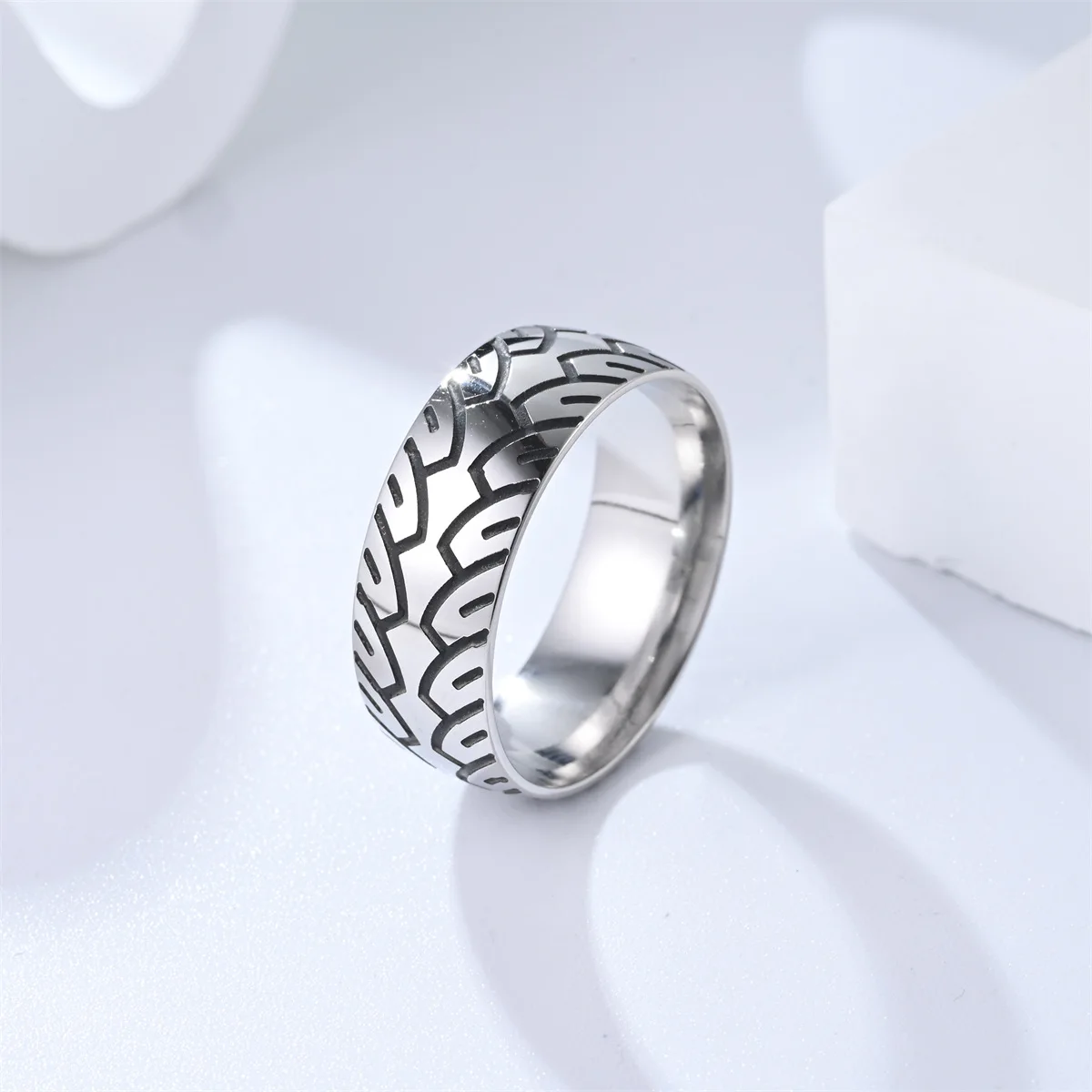 Custom Factory Steel 8mm Corrosion Engraved Tire Pattern Vintage Ring Stainless Steel Engraved Split Ring