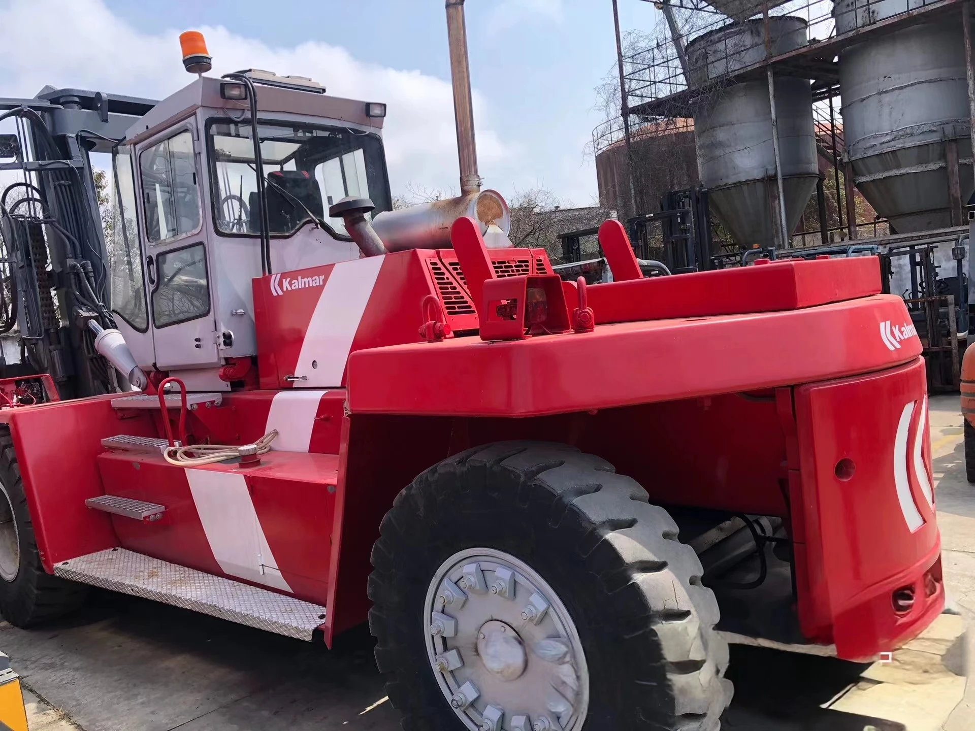 Вилочный погрузчик Kalmar DCD250 25 тонн высокое качество дешевые портативные дизельные вилочные погрузчики быстрая доставка ферма большой вилочный цена