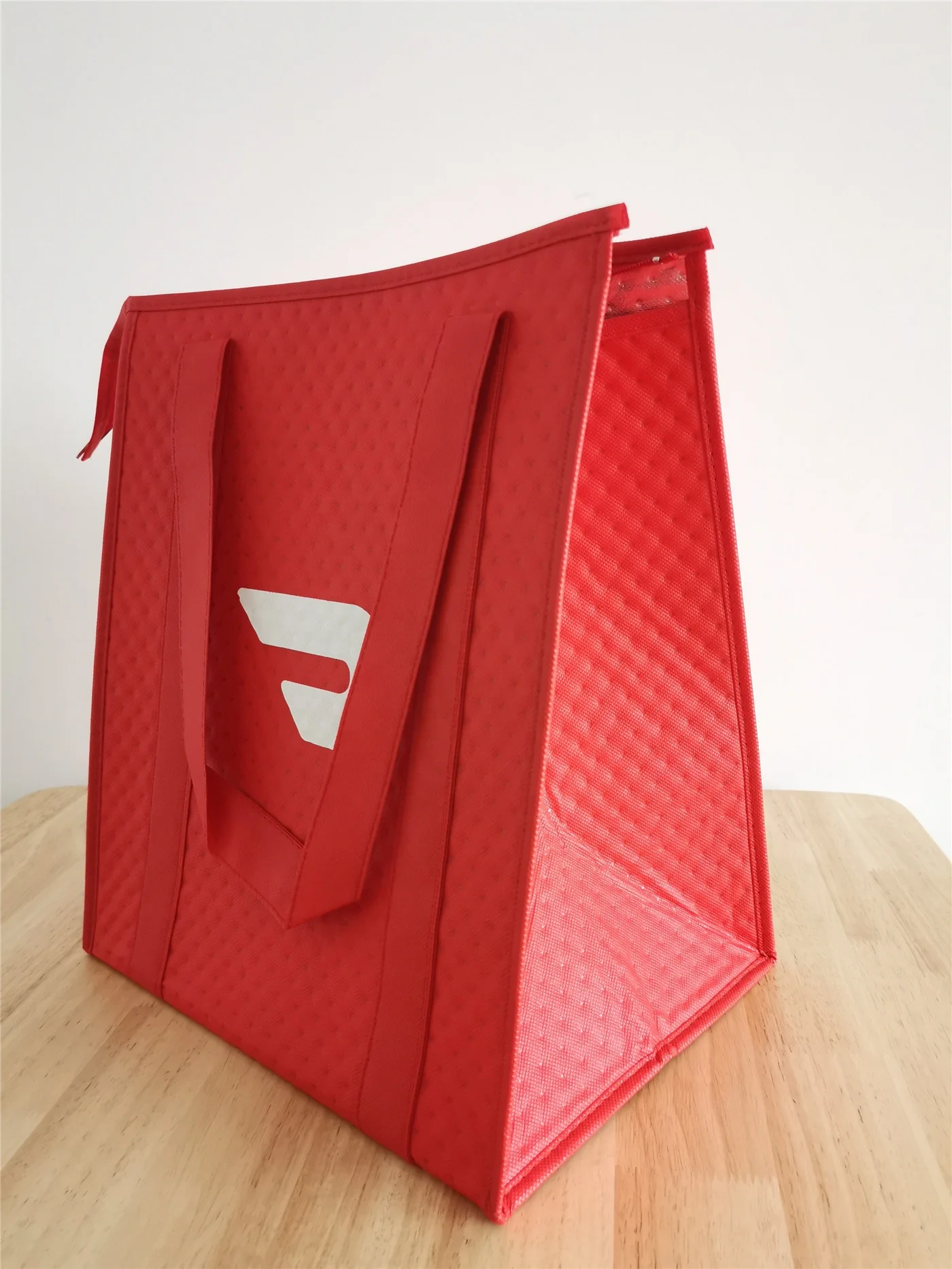 Vietnam Factory OEM supermarket fresh food delivery lunch insulated cooler bag special competitive price