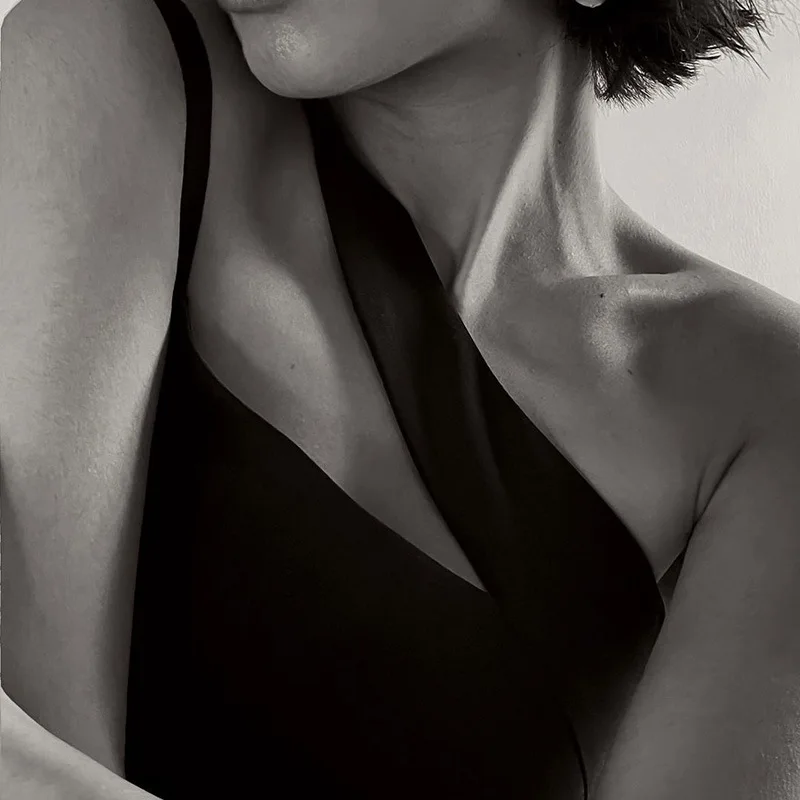 Spring and summer new diagonal shoulder sexy pure color slim temperament diagonal shoulder dress