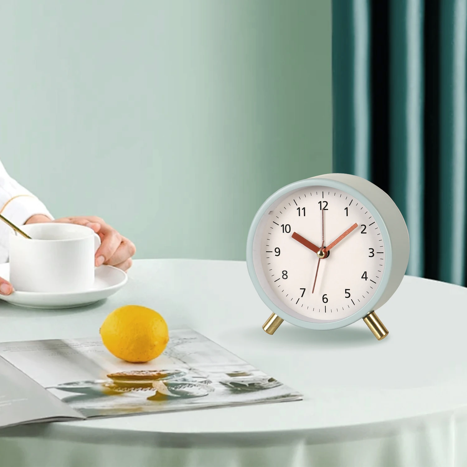 Round Silent Analog Alarm Clock Non Ticking with Night Light Battery Powered Super Silent Alarm Clock