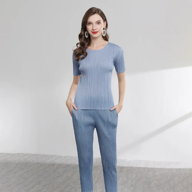 Women Gender and Blouses & Tops Product Type Ruched Top