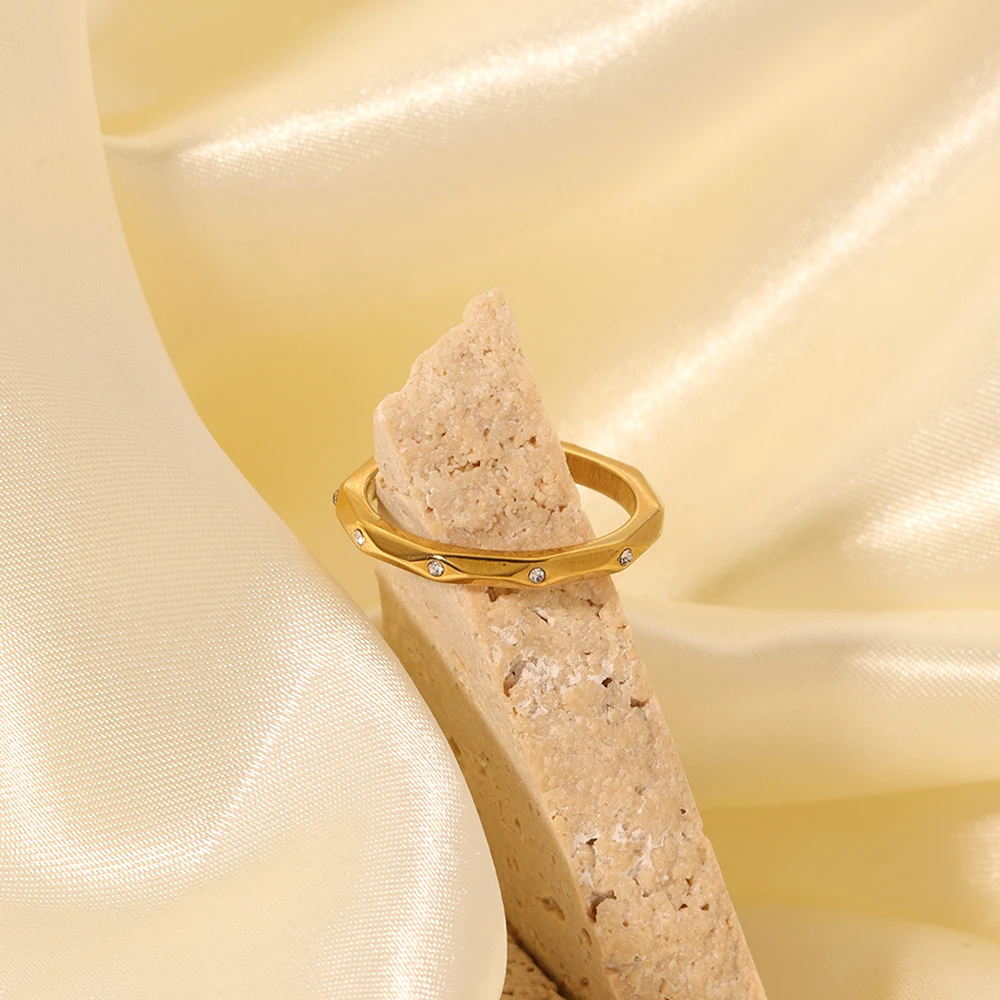 Luxury New Jewelry Arrival Stainless Steel Irregular Carving Nut Shape OVal Cubic Zircon Women Rings