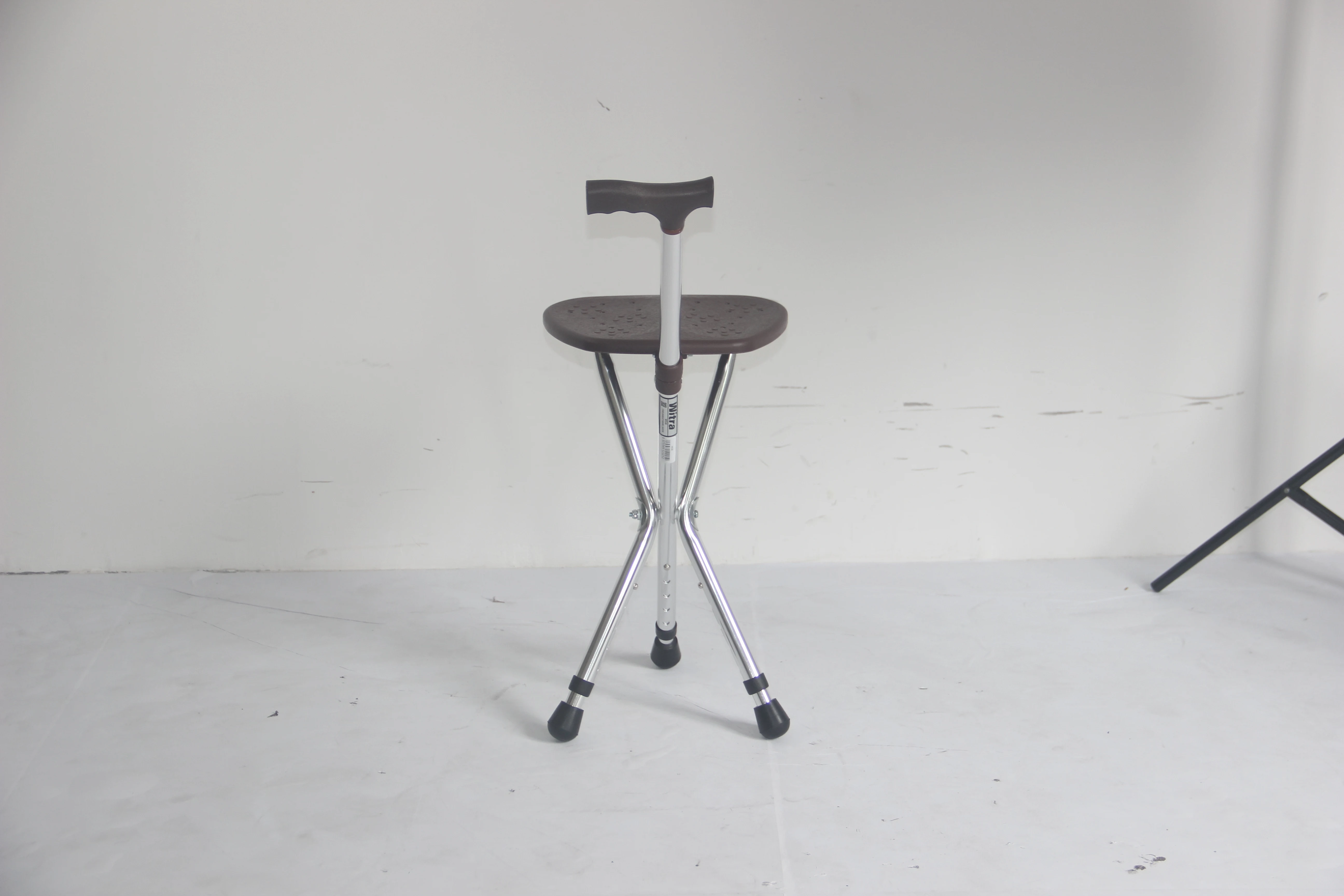 Folding outdoor aluminum 2 in 1 three legged telescopic adjustable walking cane  chair with seat
