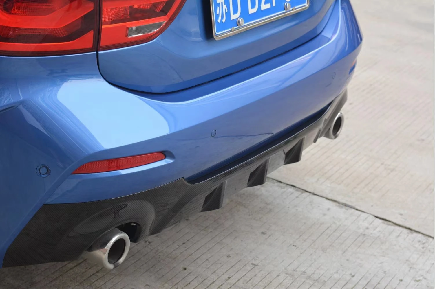 Cheap Factory Price Car rear diffuser For BMW 1 Series F52 2017-2020 spoiler car