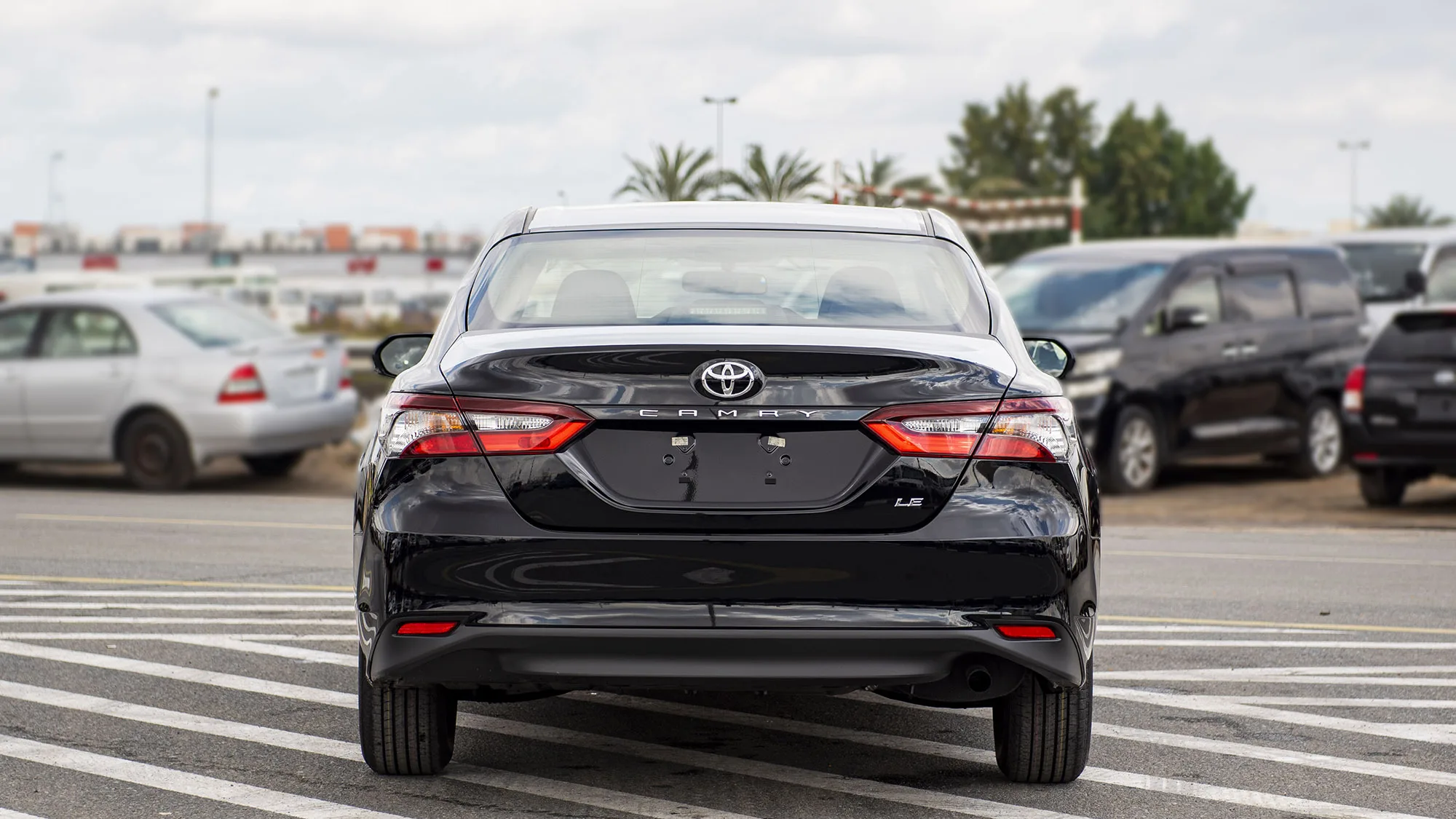 Подержанные 2022 2023 автомобили для транспортировки быстрая доставка Toyota camry