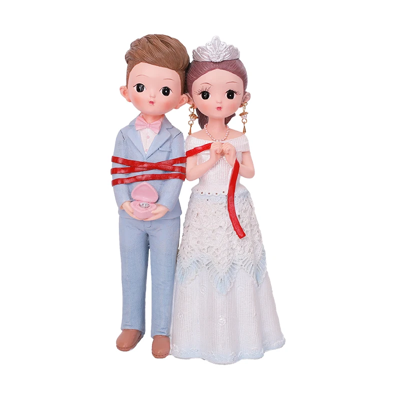Wholesale couple decorations home decorations to send couples wedding gifts resin decorations
