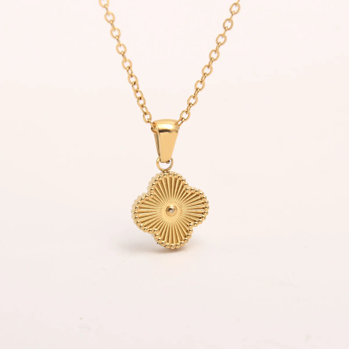 Concise Inital Alphabet Jewelry Stainless Steel Shell Four Leaf Clover 26 Letter Pendant Necklaces 18K Gold Plated Chain Choker