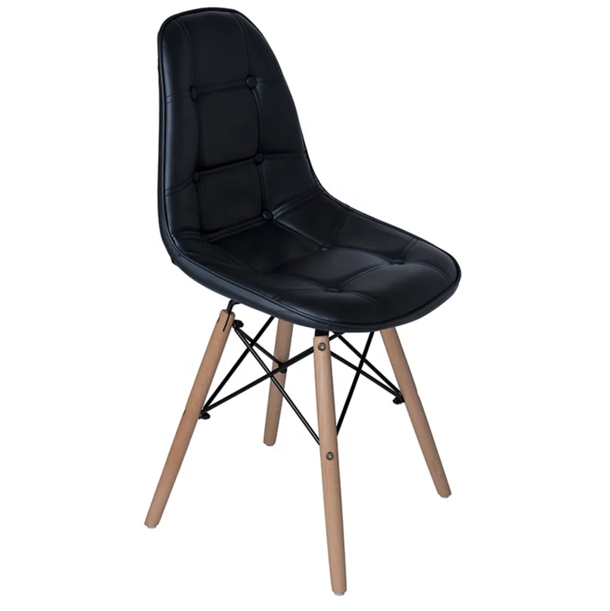 
Дизайнерское кресло из черной искусственной кожи с контурным сиденьем и ножками из Букового дерева из искусственной кожи 