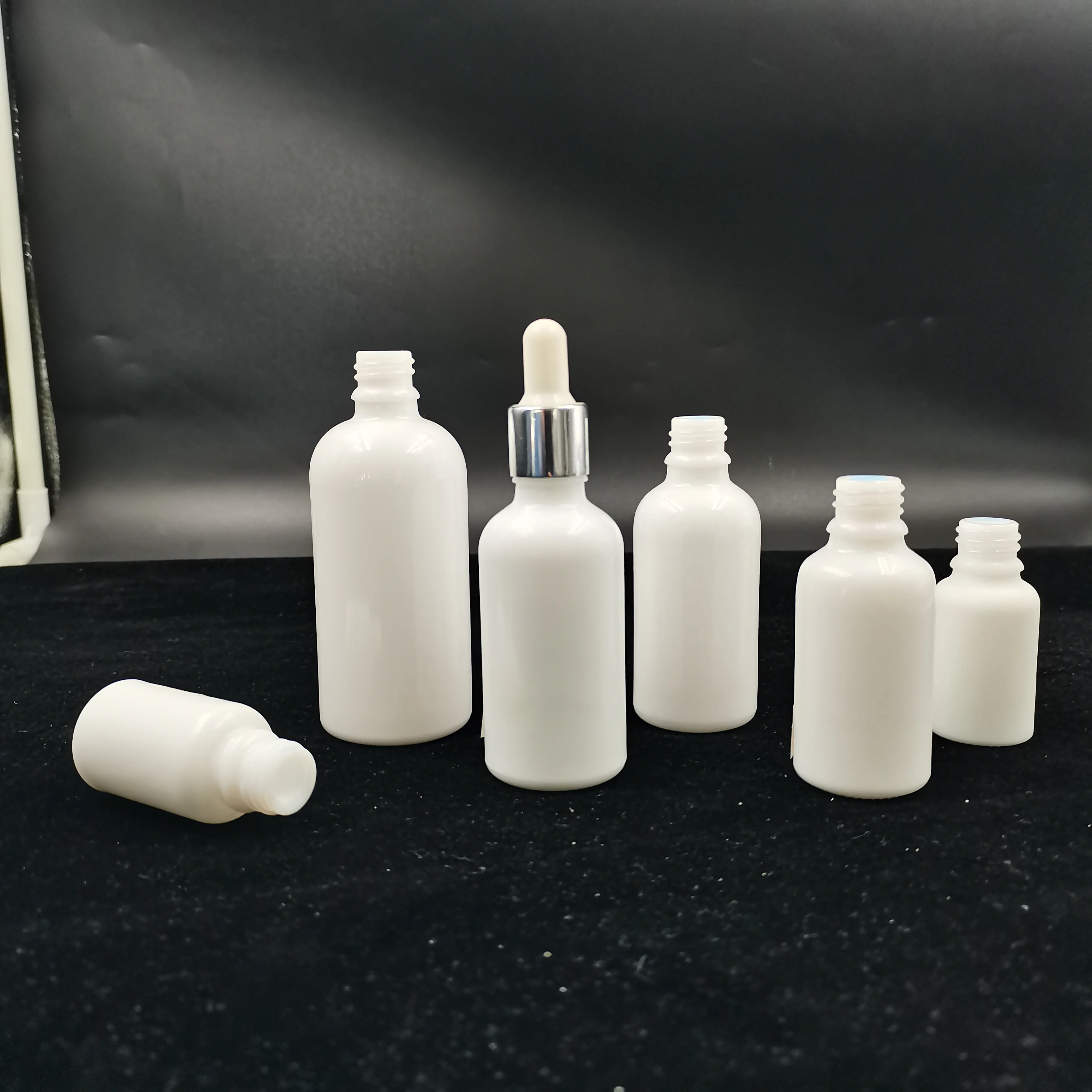 Hot Sale Quality Custom white porcelain essential oil bottle For Skincare Packaging