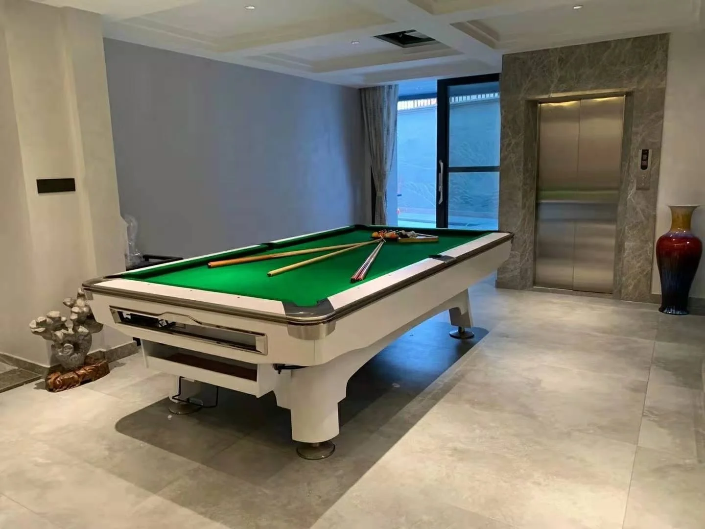 Factory Direct Sale Solid Wood 9ft Slate White Snooker Billiard Pool Table