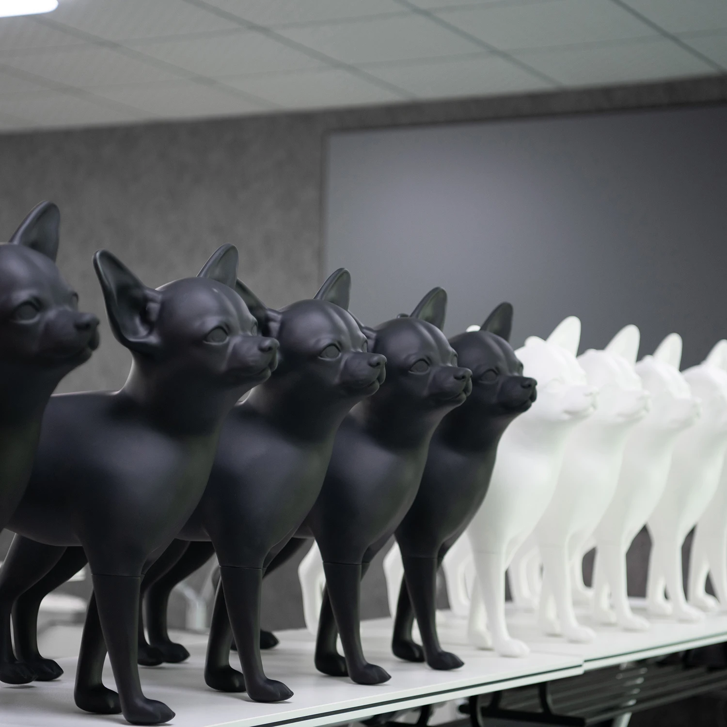 Sunray Mascota Wholesale Custom Design Chihuahua Dog Models dog mannequin display clothes fiberglass