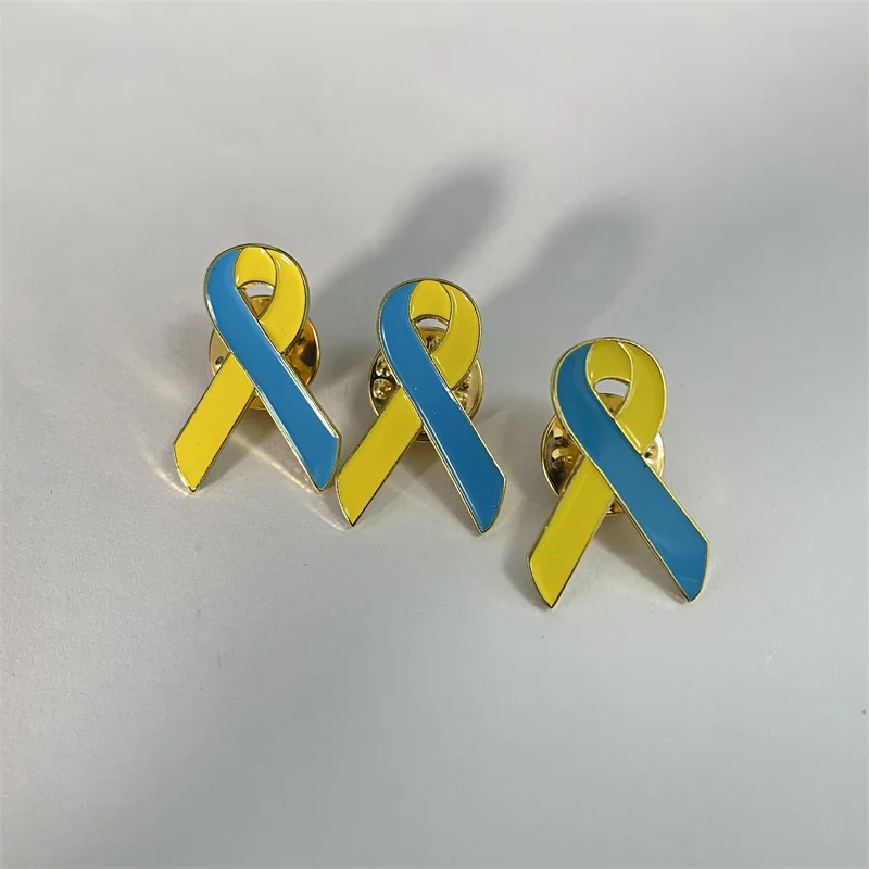 Custom metal country flags brooch pin ukrainian ribbon lapel pin Russia Ukraine flag badge