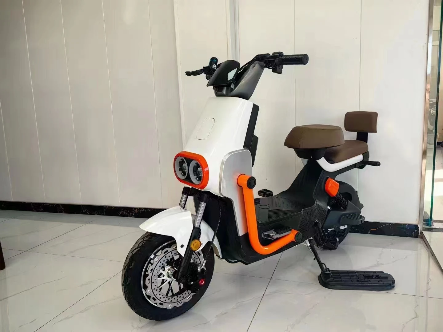 2024 Popular Electric Motorcycle 1000w/1200w Electric Mobility Scooters Motorbike