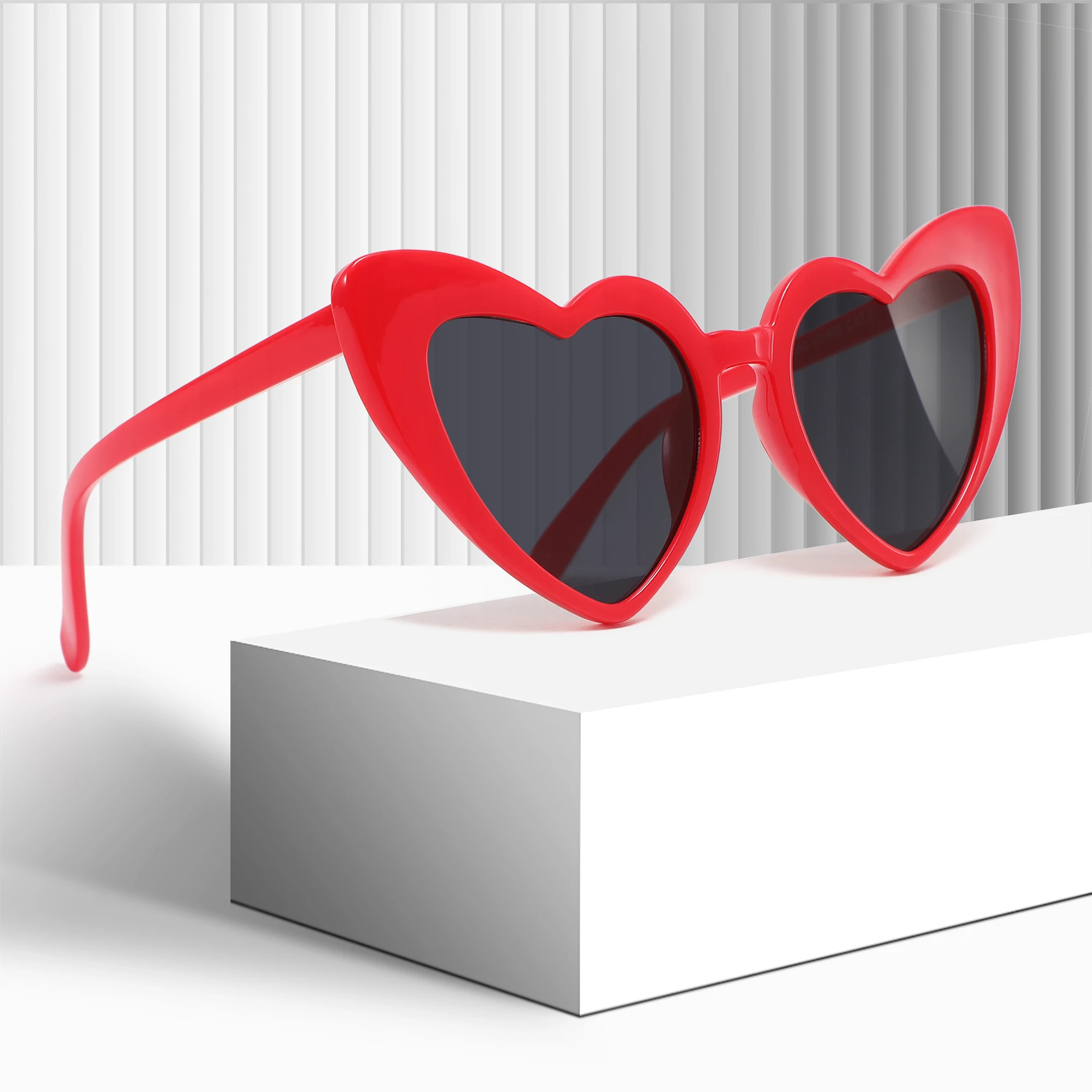 CONCHEN China Manufacturer Wholesale Cheap Fashion Gift Sun Glasses Custom Wedding Favors Heart Sunglasses Women