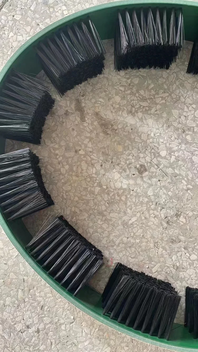 Industrial nylon belt brush with base for cleaning/polishing