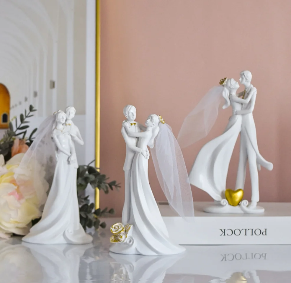 New Romantic Couple Gifts Love Wedding Gifts Handcrafted Small Resin Figure Sculpture Antique Sweet Couple Statue