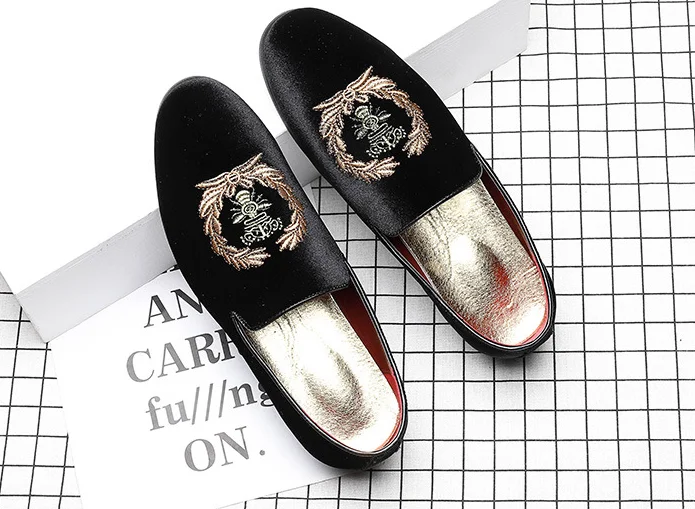 
Mens fashion velvet loafers pointed toe slip on flat casual shoes driving mocassin red bottom shoes 