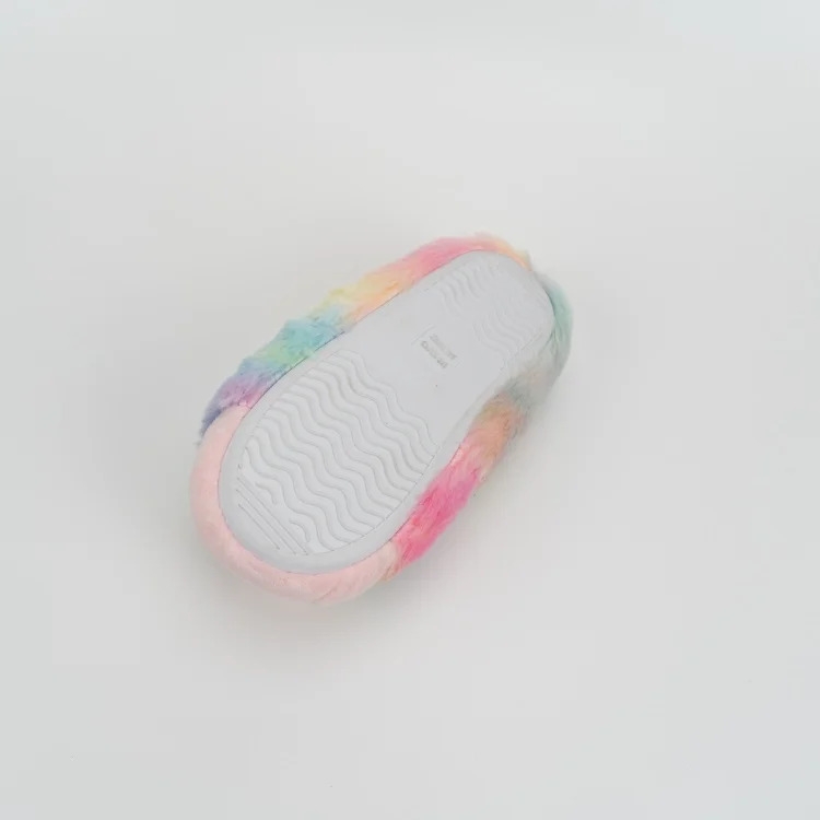 Factory sale high quality winter warm fuzzy slippers colored small animal design cute kids slippers