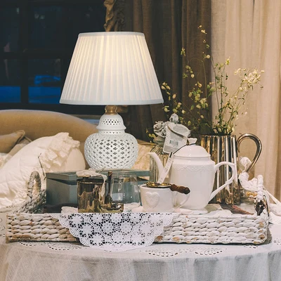 Customized Jingdezhen White Hollow Out Ginger Jar Ceramic Table Lamp Modern Hollow Porcelain Bottle Decorative Table Lamp