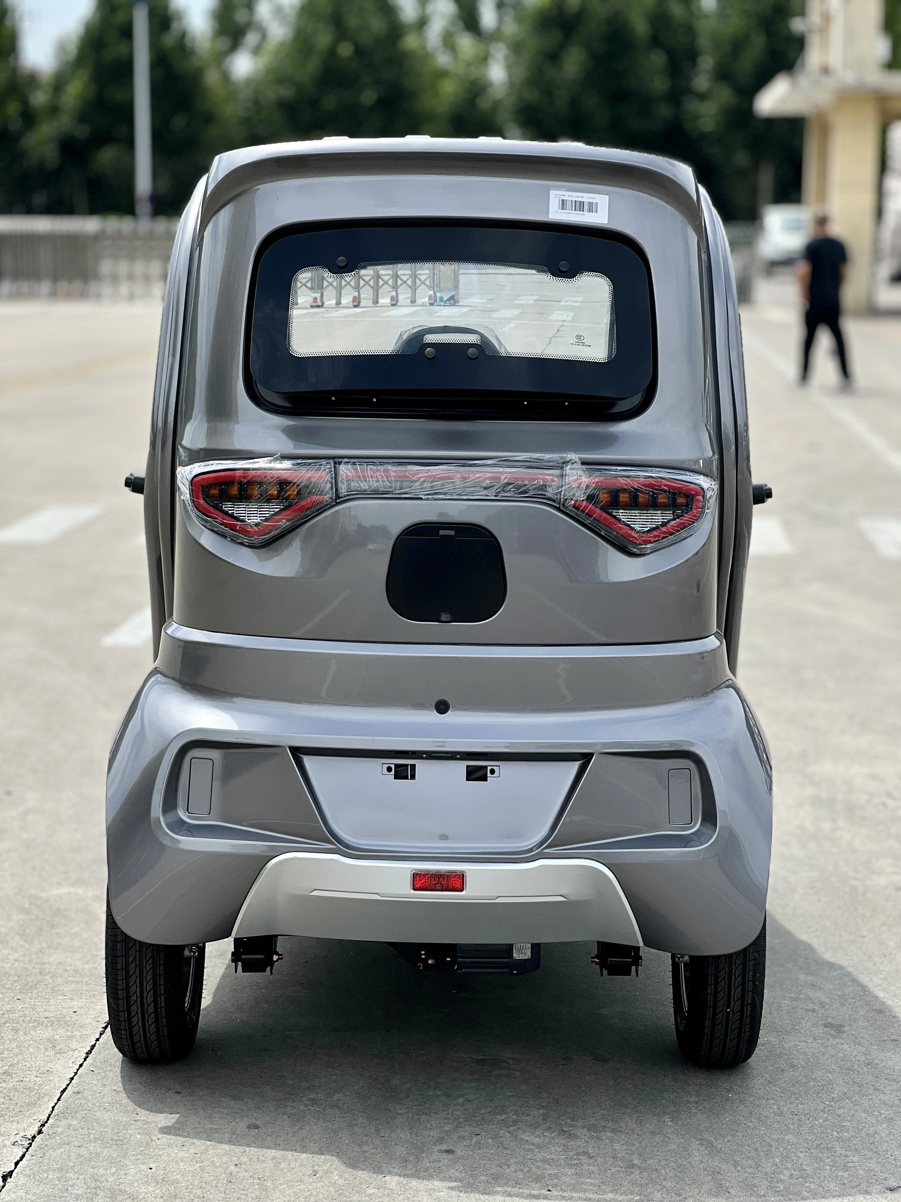 Hai Bao electric tricycle which is perfect for city travel and designed to provide a smooth, eco-friendly journey