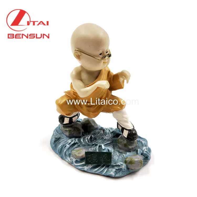 Оптовая продажа индивидуальные фигурки молодых монахов из полимерной смолы статуэтки для украшения дома