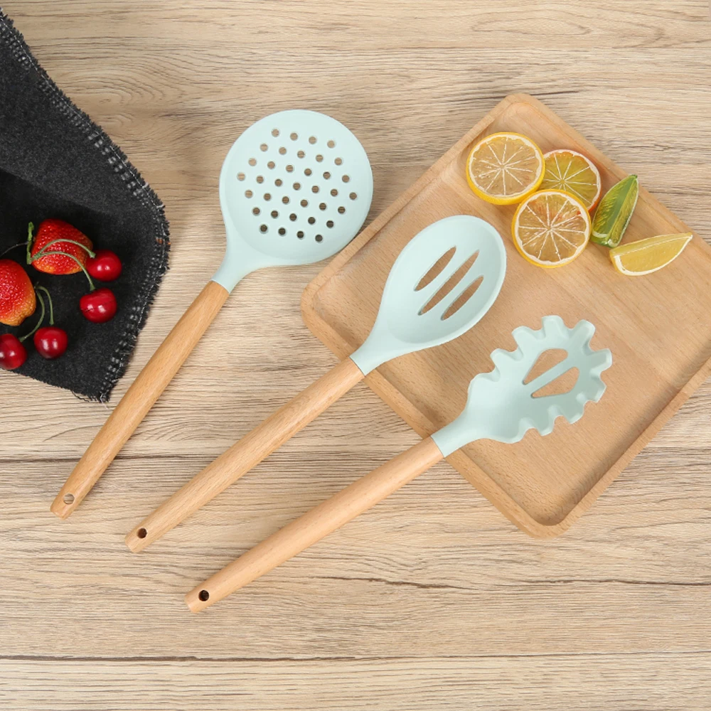 2024 High Quality Silicone Ceramic Kitchenware Set Yellow Christmas Hanging Kitchen Utensils With Cookware and China Holder