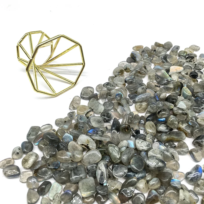Wholesale natural shiny gray moonstone quartz crystal stone gravel tumbled crystal labradorite chips for garden decoration