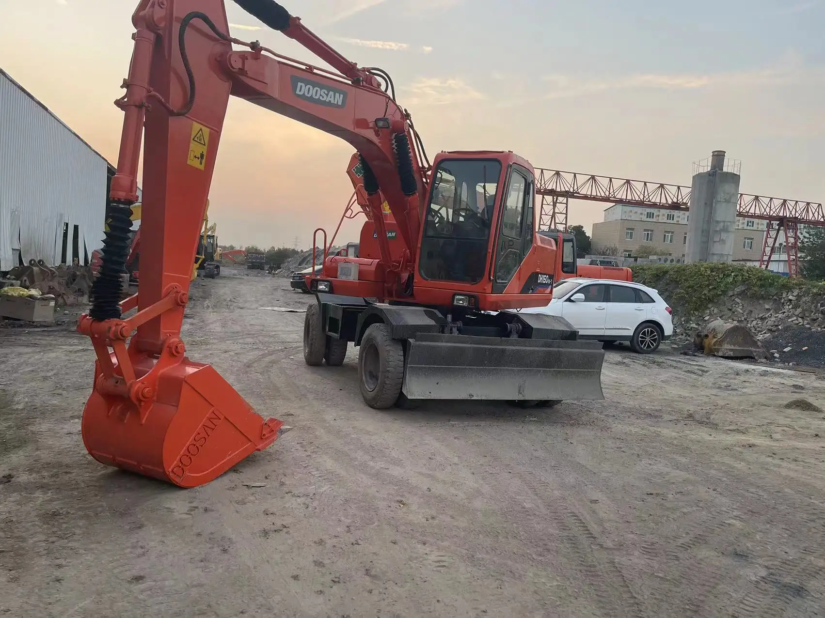 Высокое качество и низкая цена DOOSAN DH150-7 колесный экскаватор 100% оригинальный импортный с хорошей производительностью