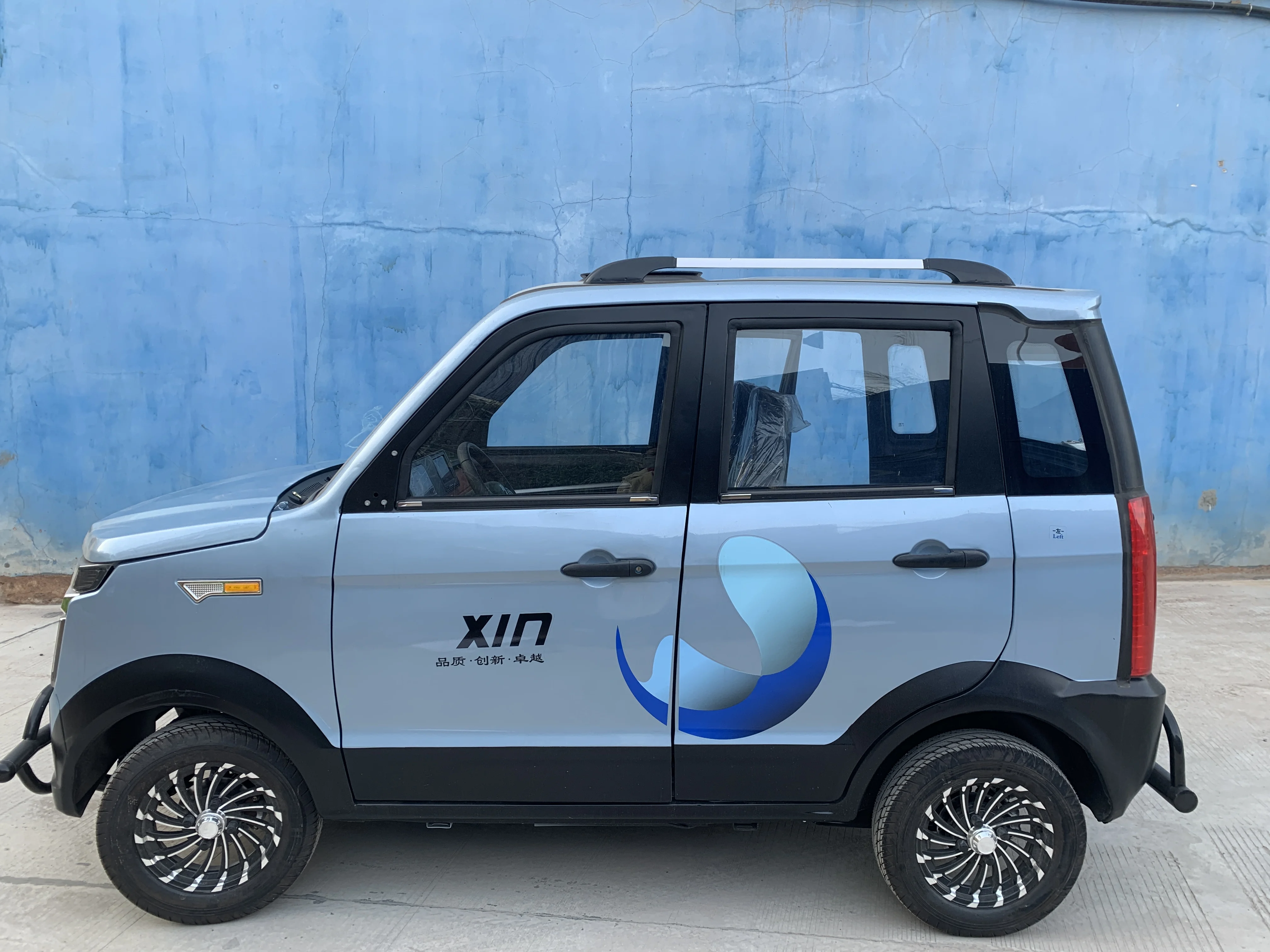 New Energy Vehicles SUV 5 seats and 4 wheel Electric Car With Cheap Price