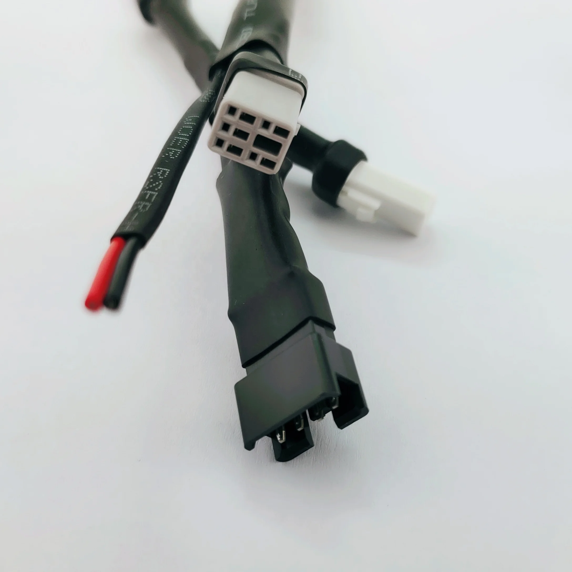 
05T/05R-WJPF-HHLE-D to 03T/03R-JWPF-VSLE-S wire harness for waterproof 