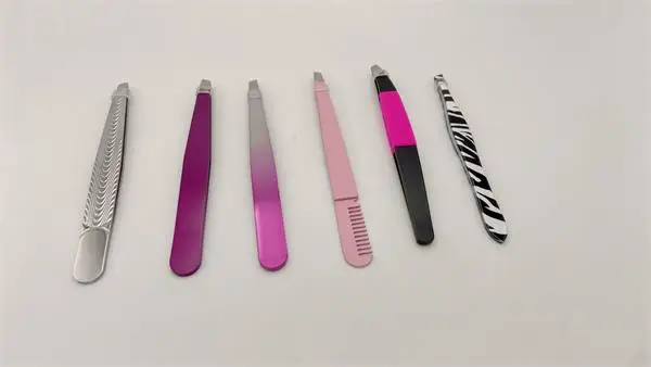Professional Beauty Tools Slanted Tips Eyebrow Tweezers  with Painting for Eyebrow Plucking with Silicon Grip